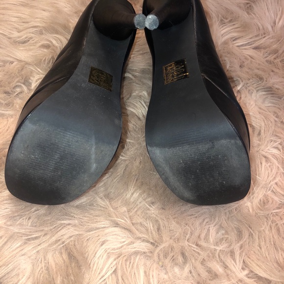 Heels - Picture 4 of 4